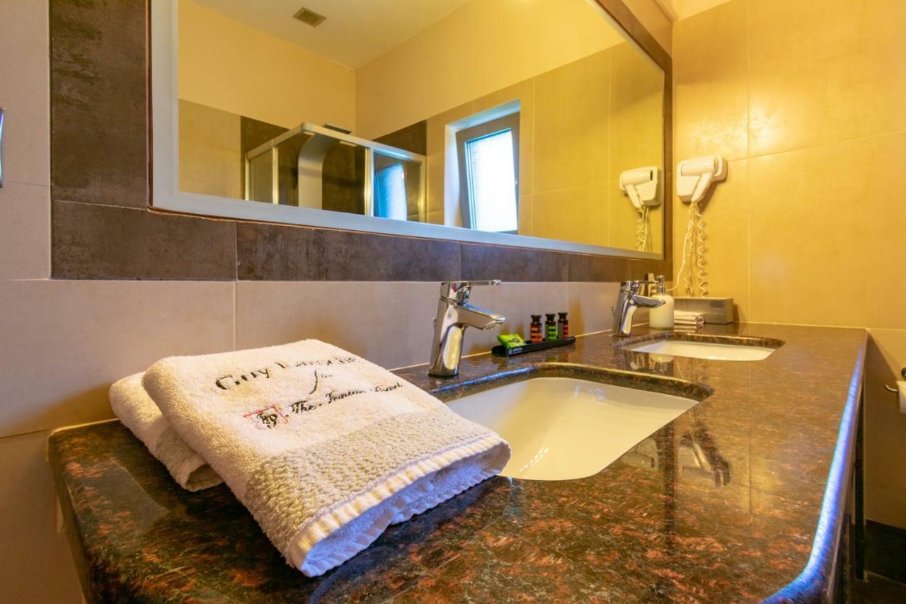Ionian Pearl Luxury Spa Villa Mesongí Exteriör bild