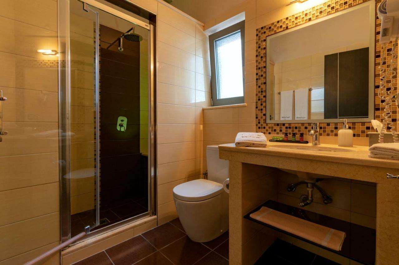 Ionian Pearl Luxury Spa Villa Mesongí Exteriör bild